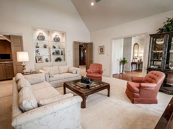 4th image of 16 Bellchase Gardens Dr
