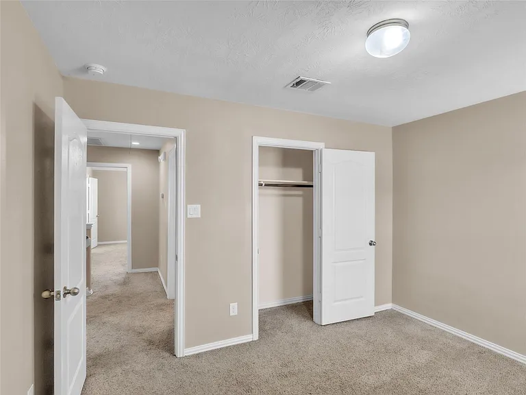 1418 Banbury Ct — Photo 21