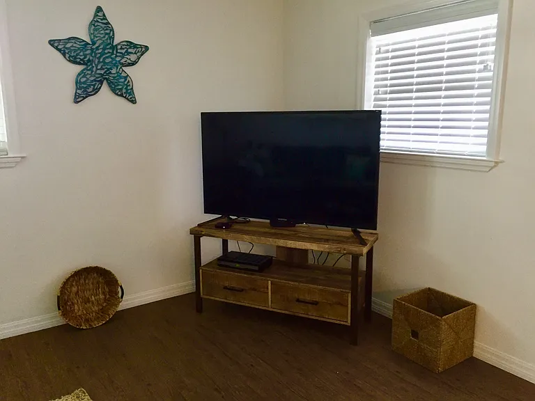 444 Norwich Ln #201 — Photo 8