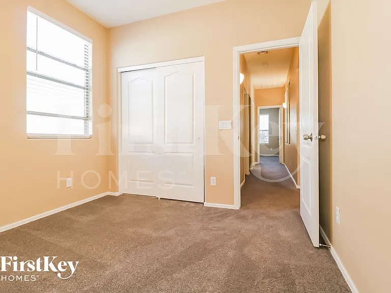 7708 S 68th Dr — Photo 11