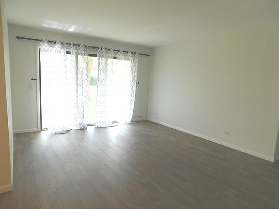 5th image of 585 Williamsburg Ct #D