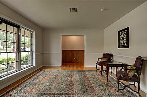 5th image of 1100 Lamar Dr