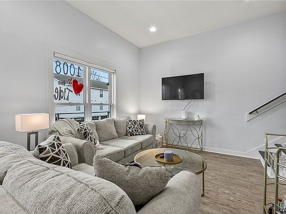 5th image of 1008 Oak Ave