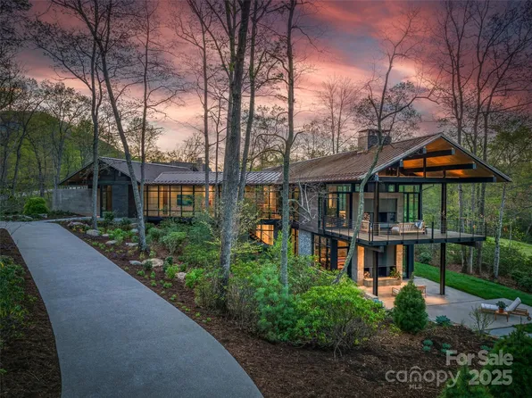 374 Walnut Valley Pkwy, Arden, NC 28704