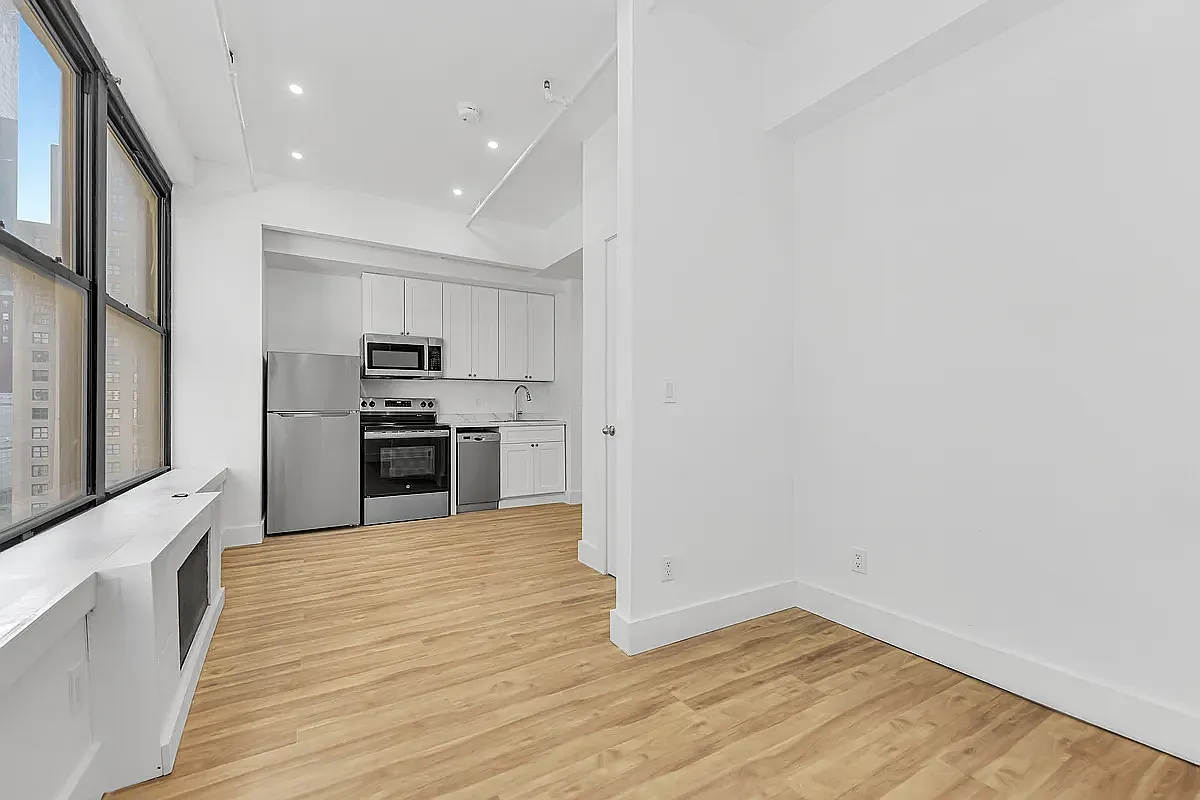 248 West 35th Street — Photo 3