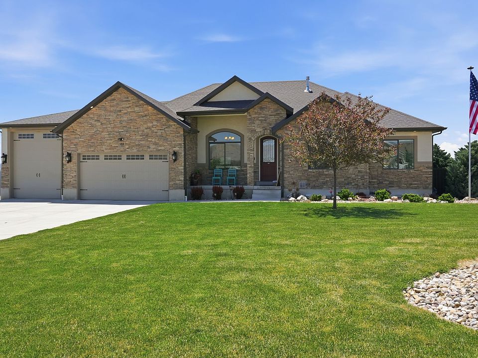 1st image of 1318 E Abigail Ln