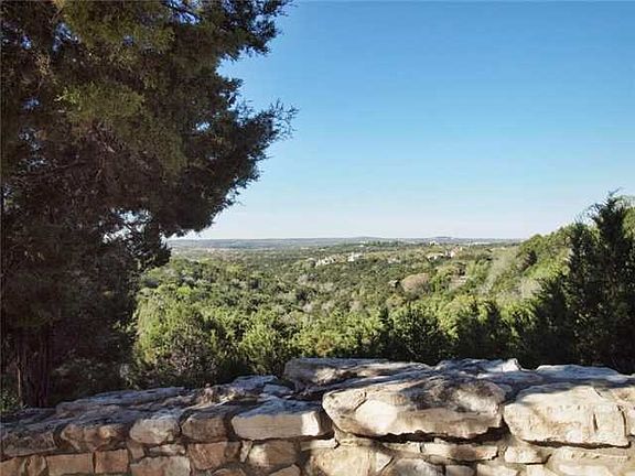 3rd image of 610 Crystal Creek Dr