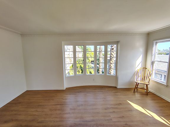 2nd image of 1421 N Laurel Ave #14215