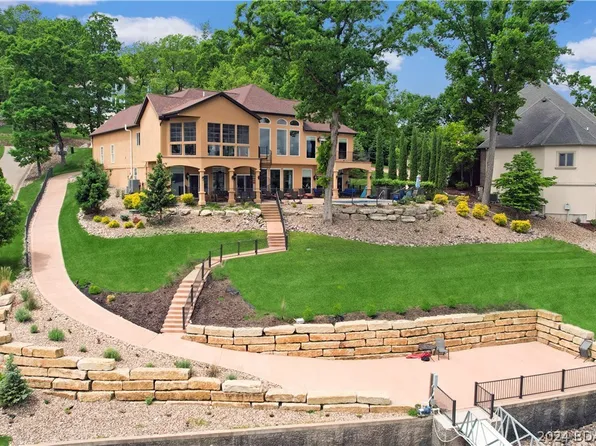 1785 Via Appia Dr, Sunrise Beach, MO 65079