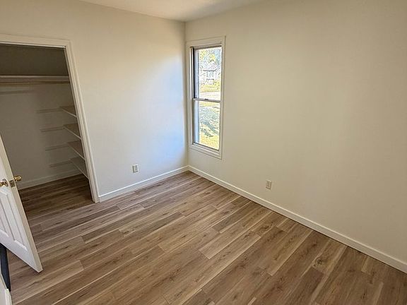 5th image of 304 E Gruenwald Ave