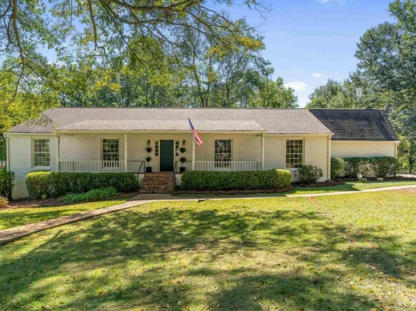 3956 Briar Oak Dr, Birmingham, AL 35243