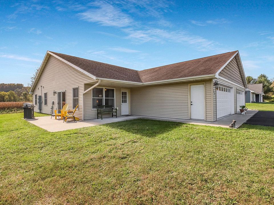 1st image of 109 Nelson Dr #2