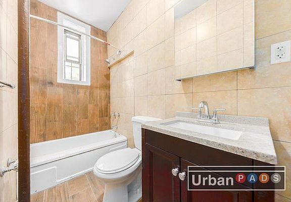 3rd image of 307 Malcolm X Blvd APT 1R