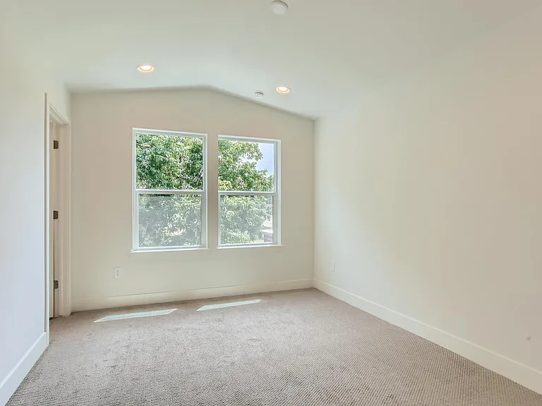 7853 W 42nd Ave — Photo 4