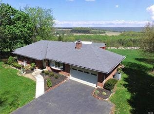 2196 Anway Ln, Bath, PA 18014
