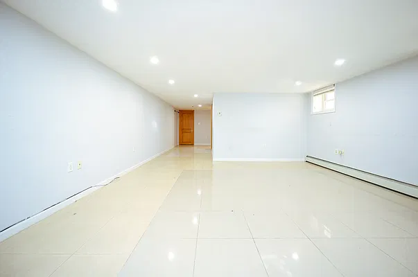 Sold by Remax Edge | media 20