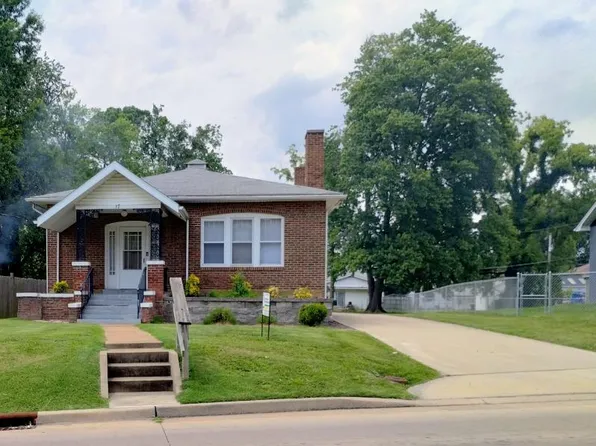 17 S 74th St, Belleville, IL 62223