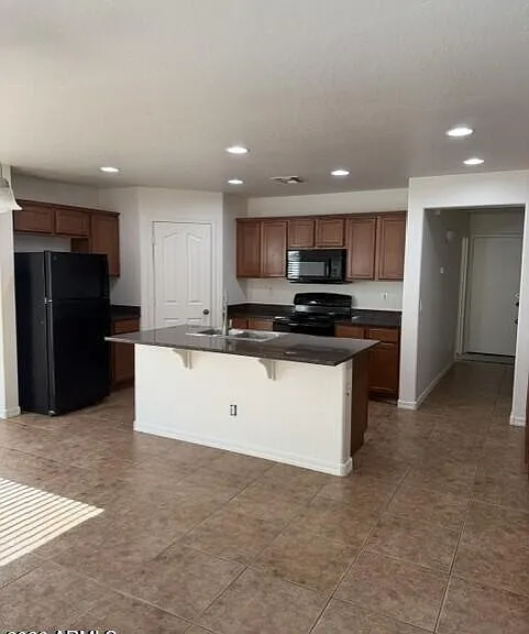 887 W Desert Hills Dr — Photo 5