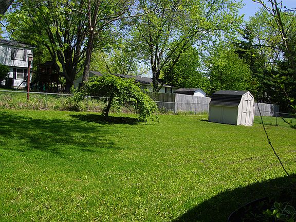 5th image of 4237 Crownwood Ave