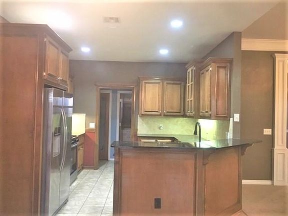 5th image of 1205 NE 11th Pl