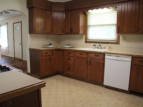 5th image of 223 Oriole Dr