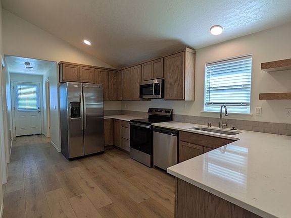 5th image of 3715 S Quay St