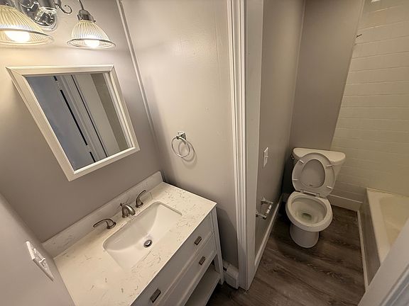 4th image of 250 John St #1S