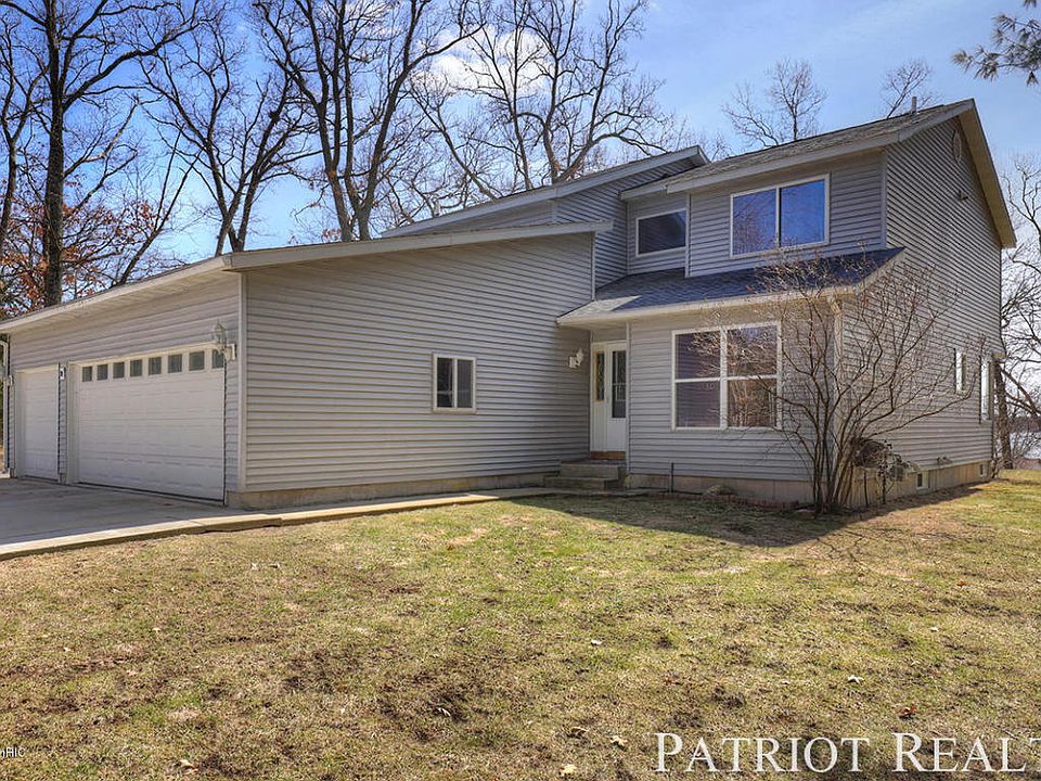 1st image of 1558 E Oakwood Dr