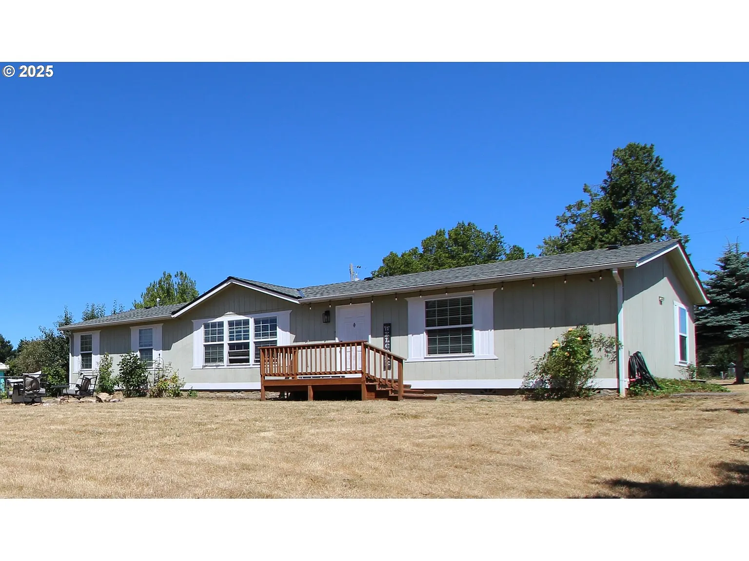 561 N Birch St photo 1