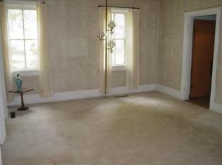 13613 N Granville Rd, Mequon, WI 53097