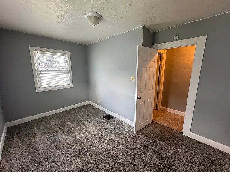 738 N Bosart Ave — Photo 15