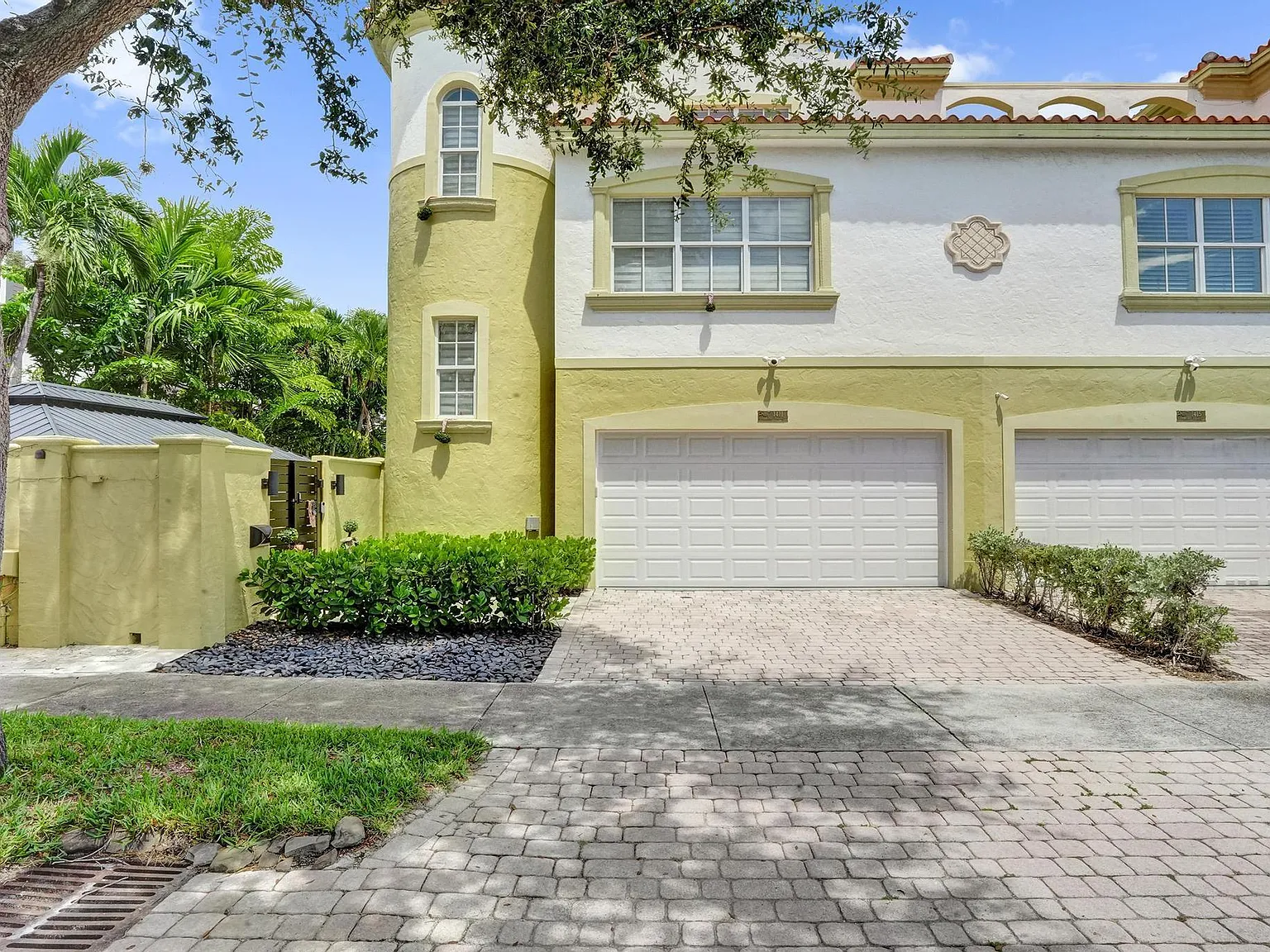 4 bed, 3.5 bath, 2586 sqft, $9,500 — Photo 2