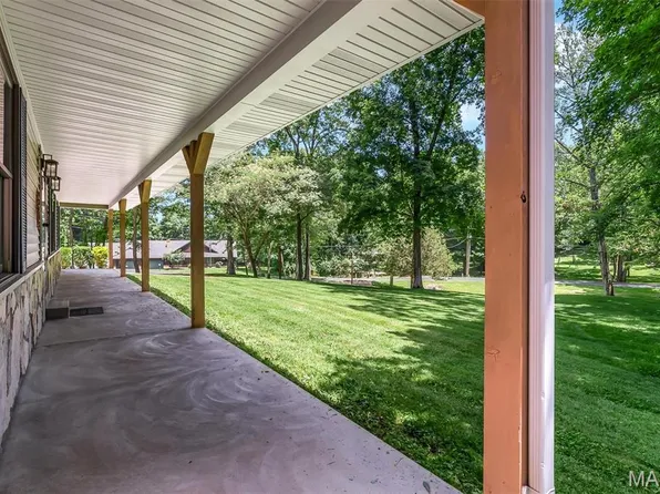 2469 Wild Valley Dr, High Ridge, MO 63049