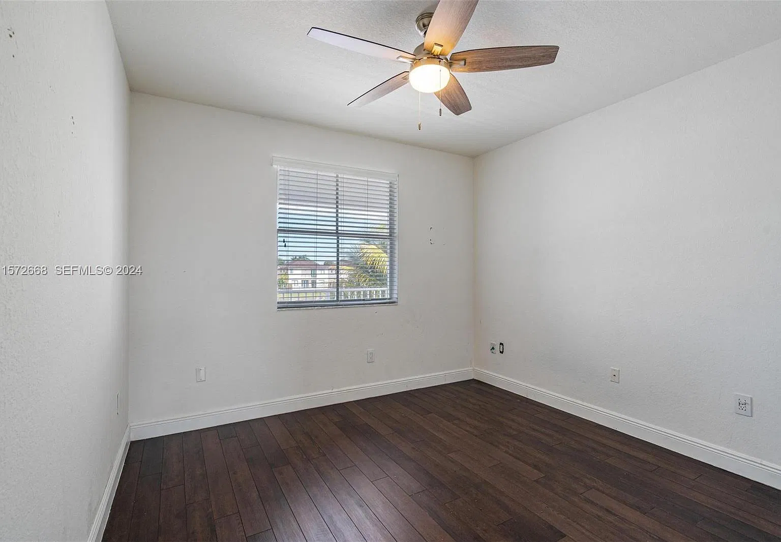 4 bed, 2372 sqft, $5,000 — Photo 2