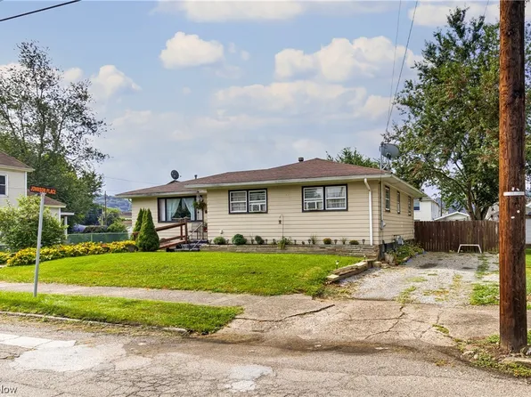 422 14th St, Wellsville, OH 43968
