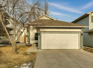 103 S Hawkmount Grn NW, Calgary, AB T3G 3T8