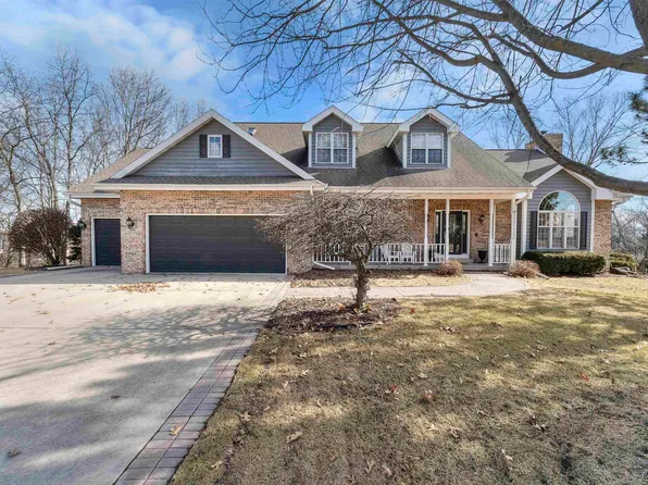 5842 Persimmon Dr, Fitchburg, WI 53711