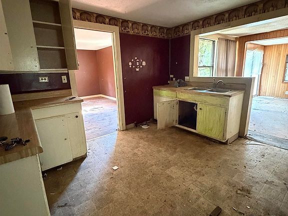 3rd image of 7724 Birmingport Rd