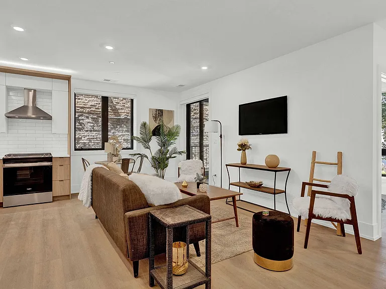 1613 W Belmont Ave, Chicago, IL — Photo 4