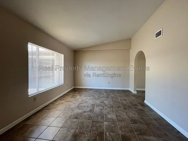 18211 N 40th Pl #1 — Photo 3