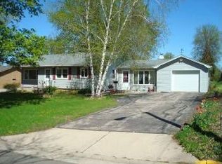 614 Madison Ave, Omro, WI 54963