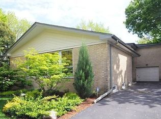 4239 Bobolink Ter, Skokie, IL 60076