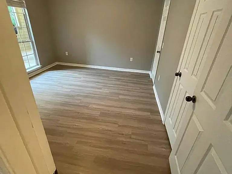 7800 Point Meadows Dr — Photo 5