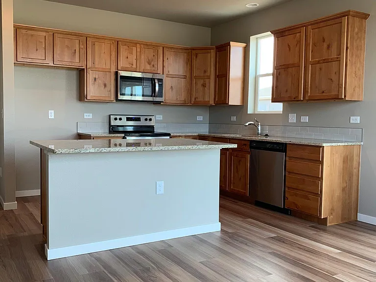 3960 Hackberry St — Photo 3