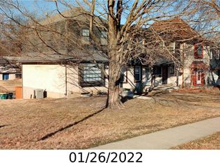 8938 Pflumm Rd, Lenexa, KS 66215