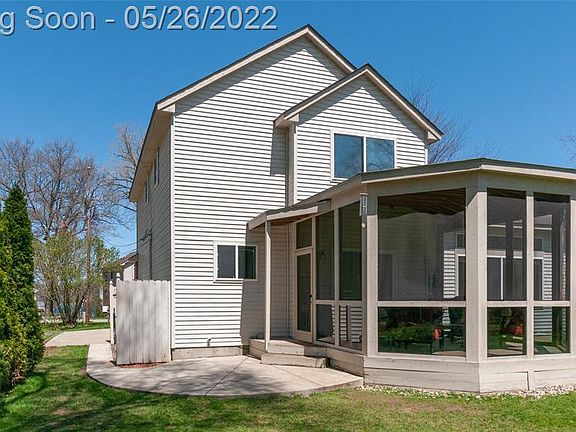 4th image of 9461 Beechcrest St