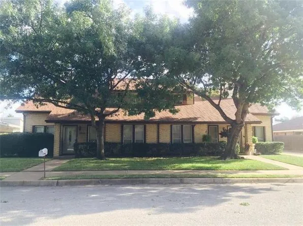 2312 Garden Park Ct, Arlington, TX 76013