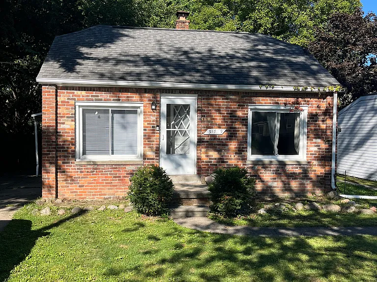 31709 Grove St — Photo 11