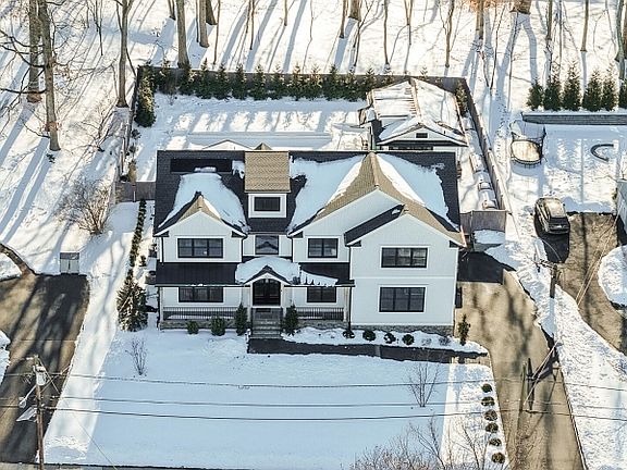 3rd image of 1613 Rising Way