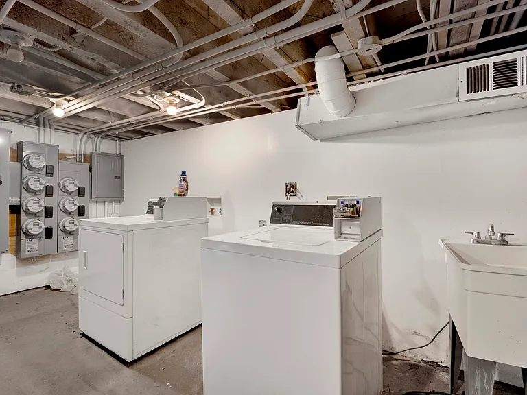 1329 W 18th St #3F — Photo 13